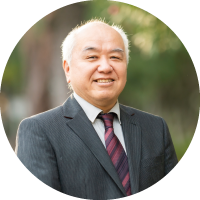 西南学院小学校 校長 宮崎 隆一