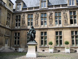 カルナヴァレ美術館・ルイ14世像