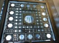 幾何学模様をしたガラス