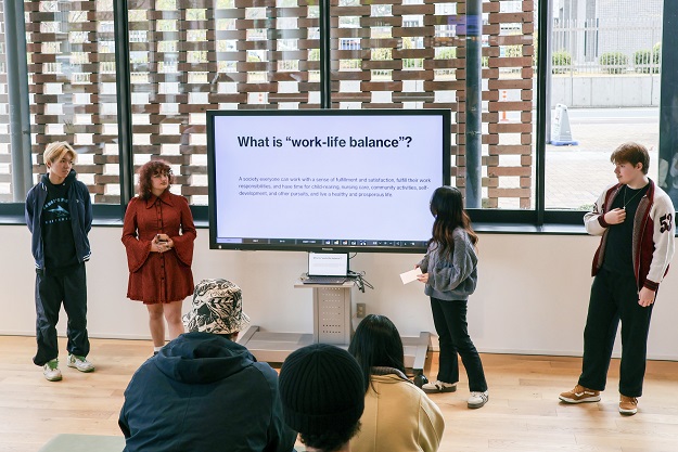 Global Liberal Arts科目「Politics and Law」の最終発表が行われました