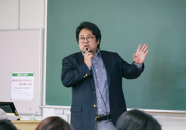 【商学部】「貿易論」においてSUFEX TRADING CO.,LTD.による特別講演を開催