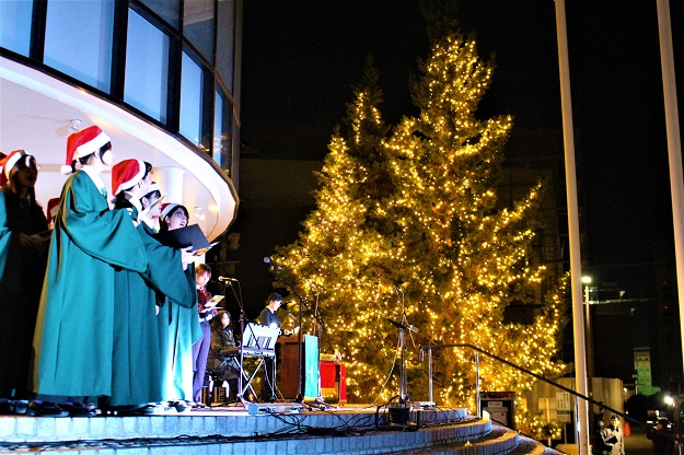 2023年度 クリスマスツリー・ディスプレイ点灯式を開催しました
