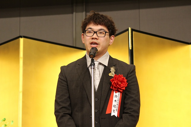 第172回芥川賞贈呈式　鈴木結生さんが芥川賞を受賞しました