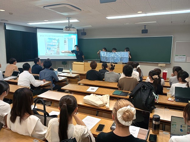 「ライフデザイン応用（1）」受講学生による最終発表会を行いました