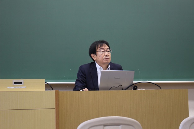 【商学部】「地域金融論」において遠賀信用金庫による特別講演を開催