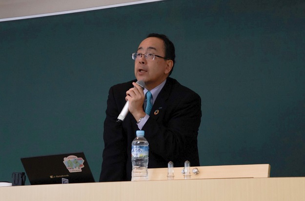 【商学部】「まちづくりと商業」においてサントリーホールディングス株式会社による特別講演を開催しました