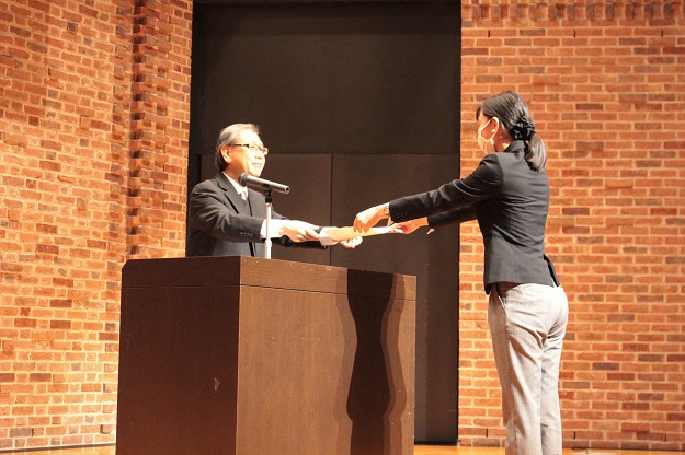 2023年度西南学院大学成績優秀者奨学金交付式を行いました