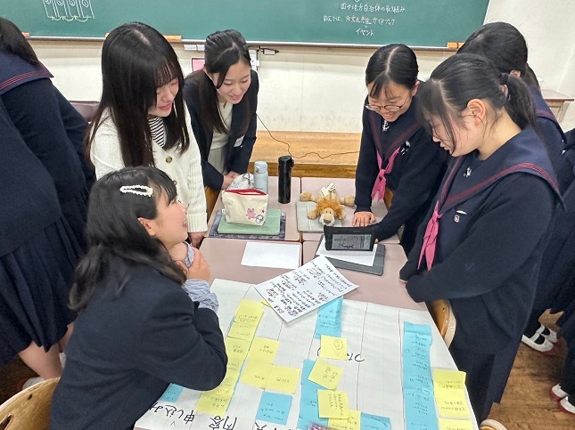 【外国語学部・山田ゼミ】福岡女学院高等学校との協働授業プロジェクトを実施